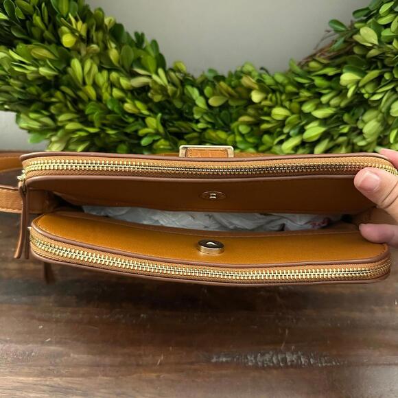 Altar’d State Fern Crossbody Bag - Picture 5 of 6